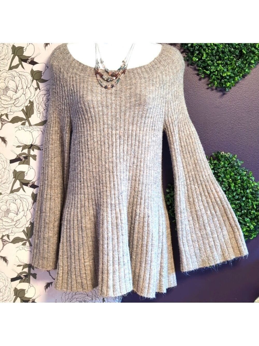 Lace Up Back Soft Pink & Heather Gray Bell Sleeve Tunic Sweater - Picture 3 of 6